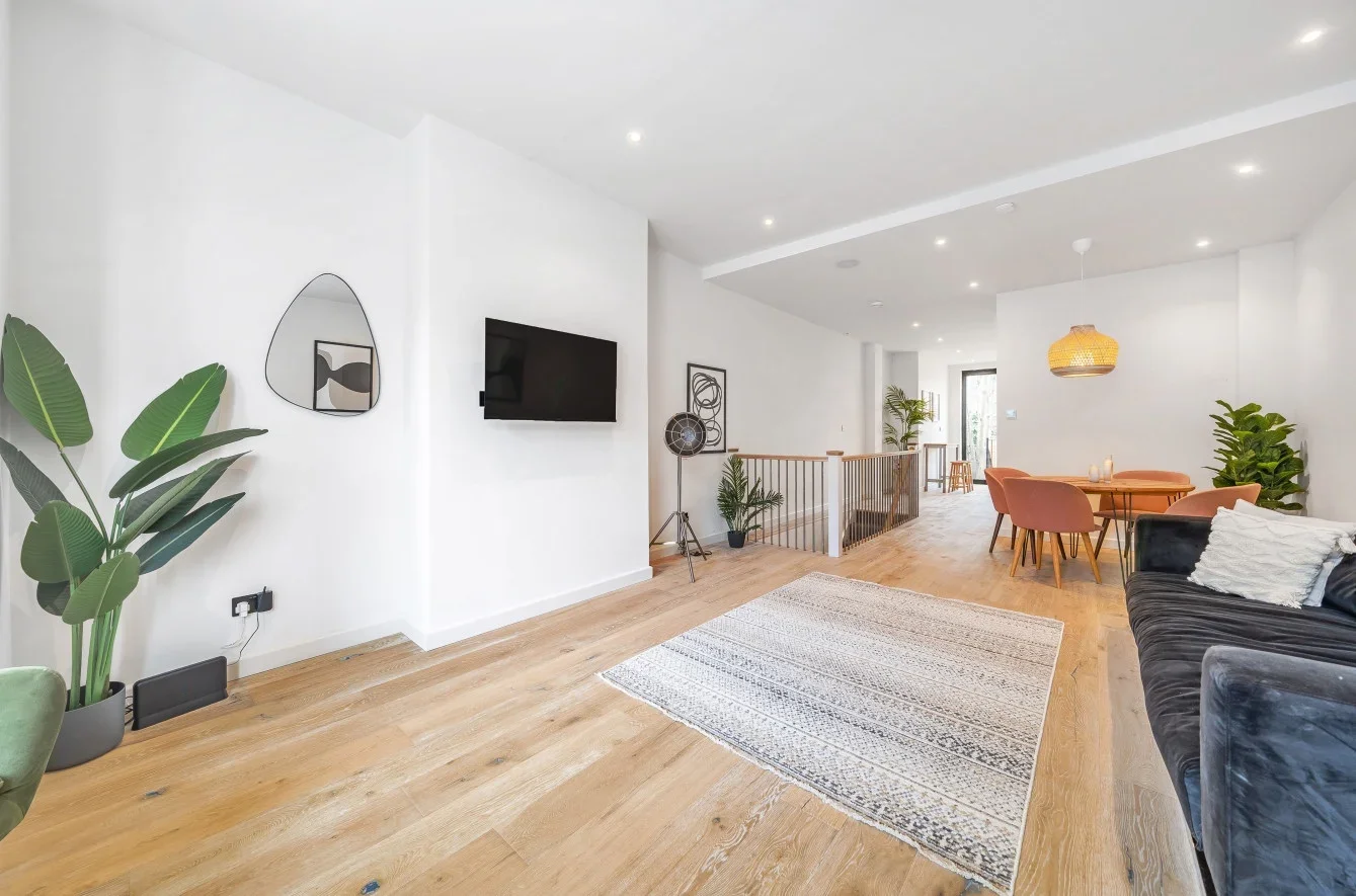 Flat Boveney Road in Greater London