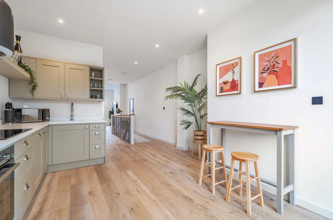 Flat Boveney Road in Greater London