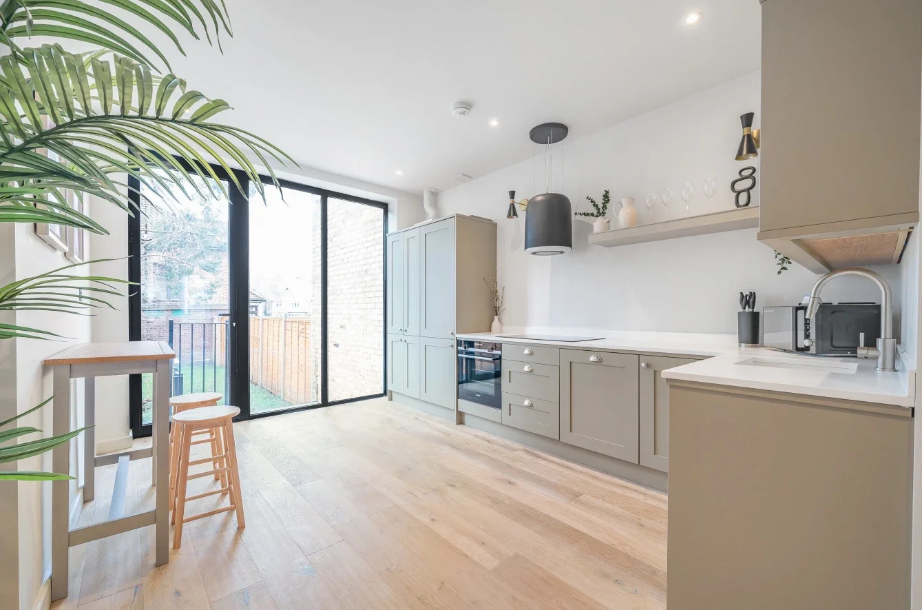 Flat Boveney Road in Greater London