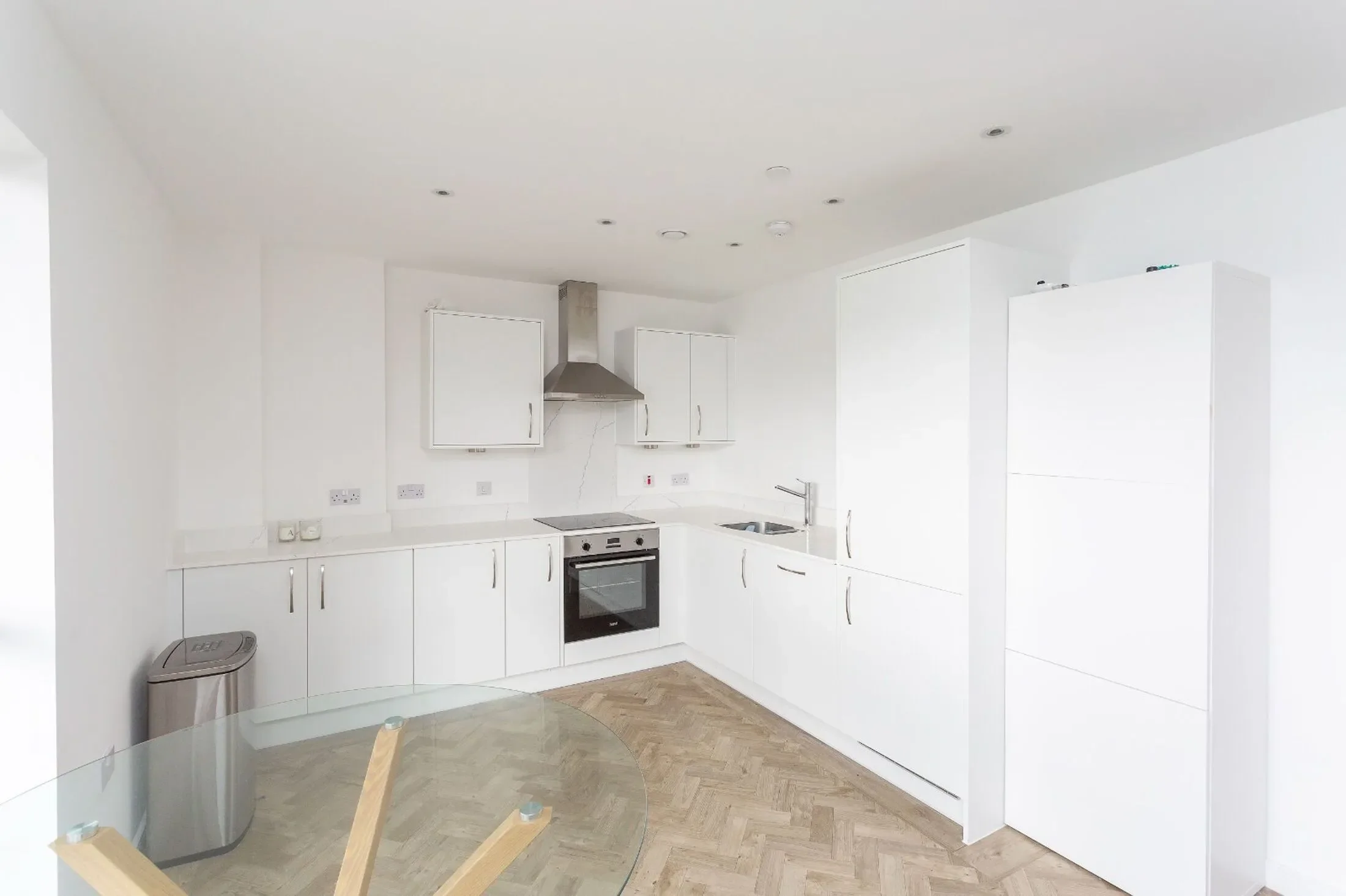 Flat Vicarage Road in Watford