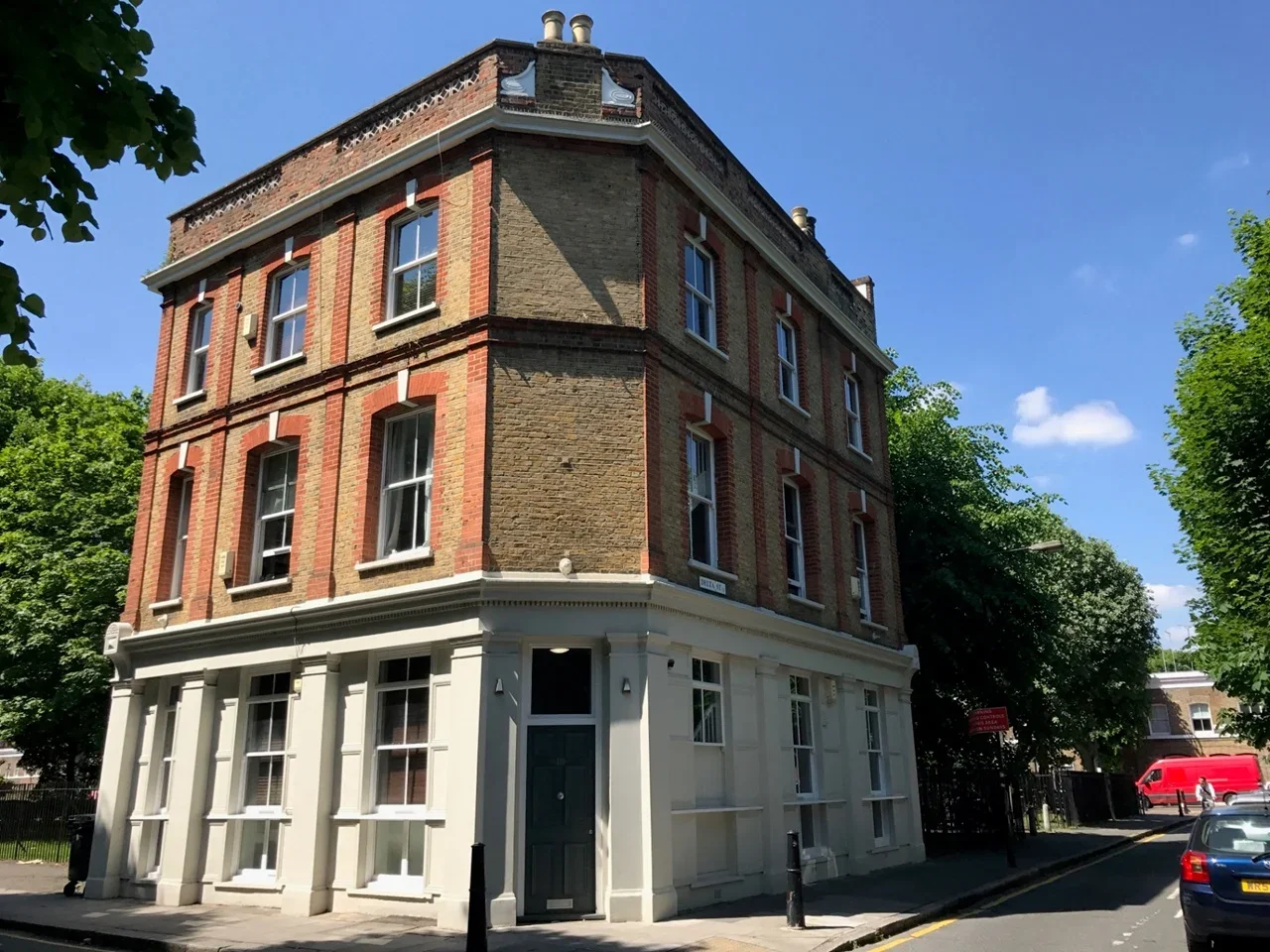 Flat Gosset Street in Greater London