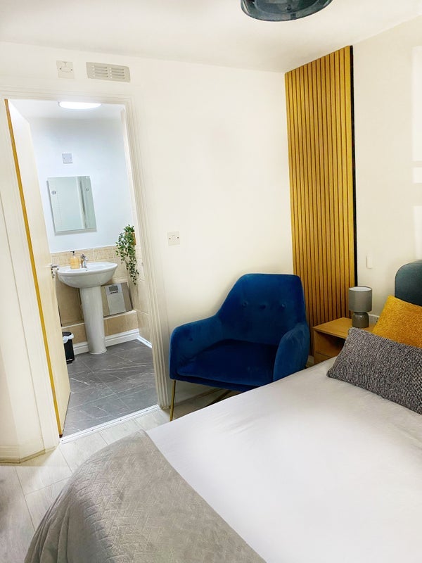 Room Leroy Street in Greater London