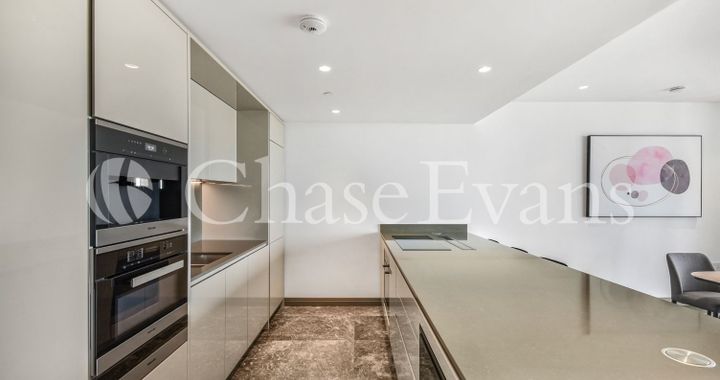 Flat Blackfriars Road in Greater London
