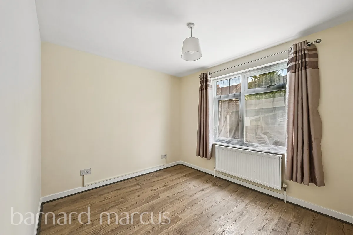 Flat Nova Road in Greater London