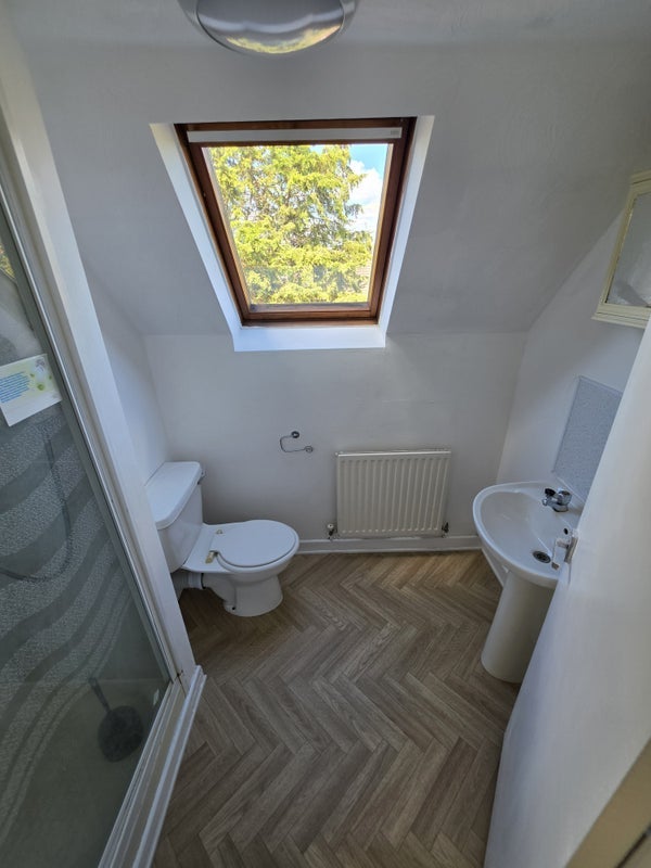Room Charter Avenue in Coventry