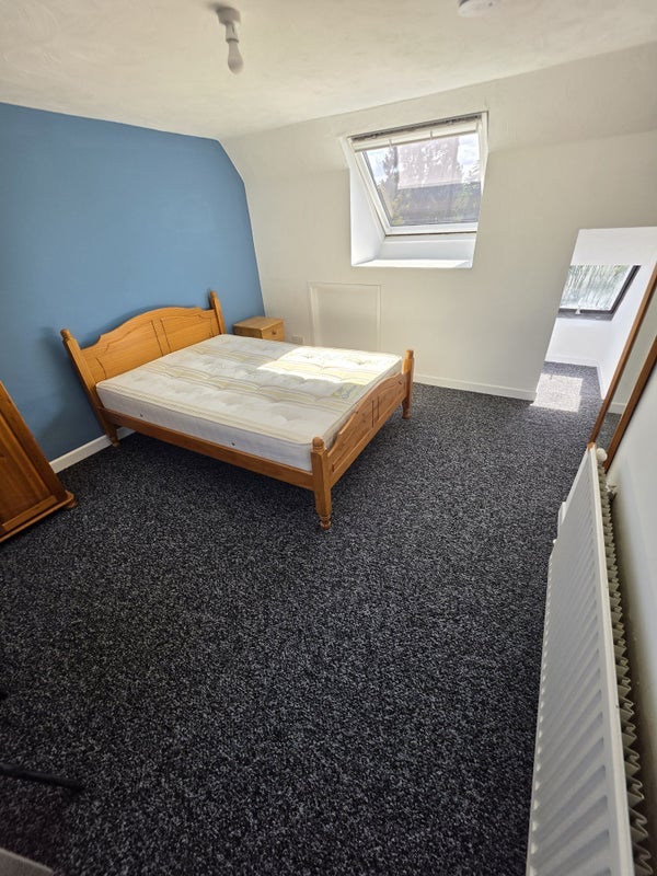 Room Charter Avenue in Coventry