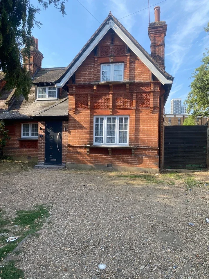 House Stanley Avenue in Greater London