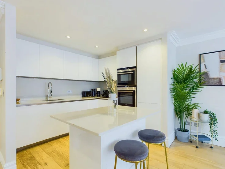 Flat South Molton Street in City of Westminster