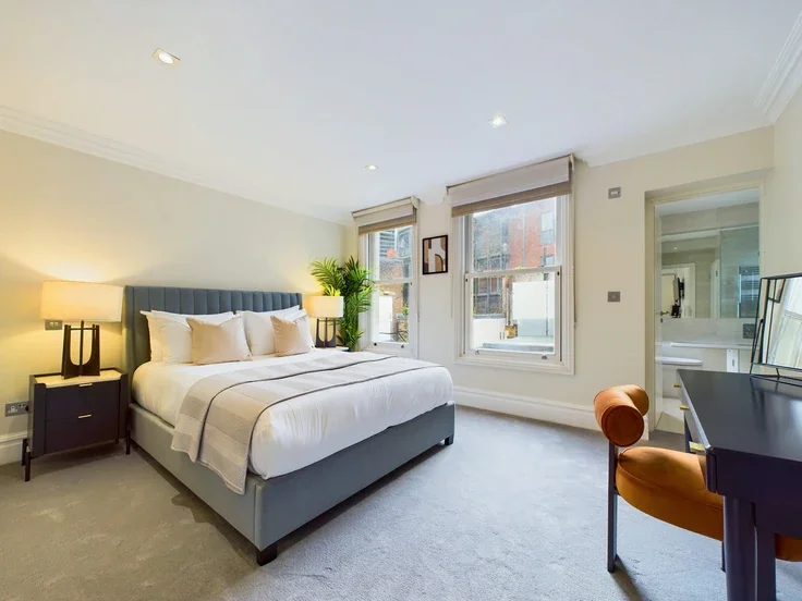 Flat South Molton Street in City of Westminster