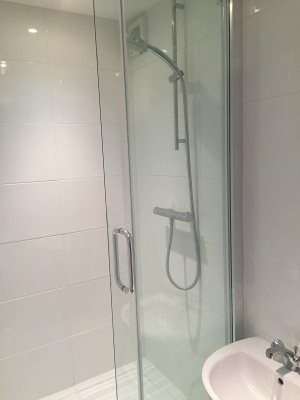Room Plevna Crescent in Greater London