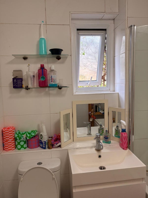 Room Plevna Crescent in Greater London