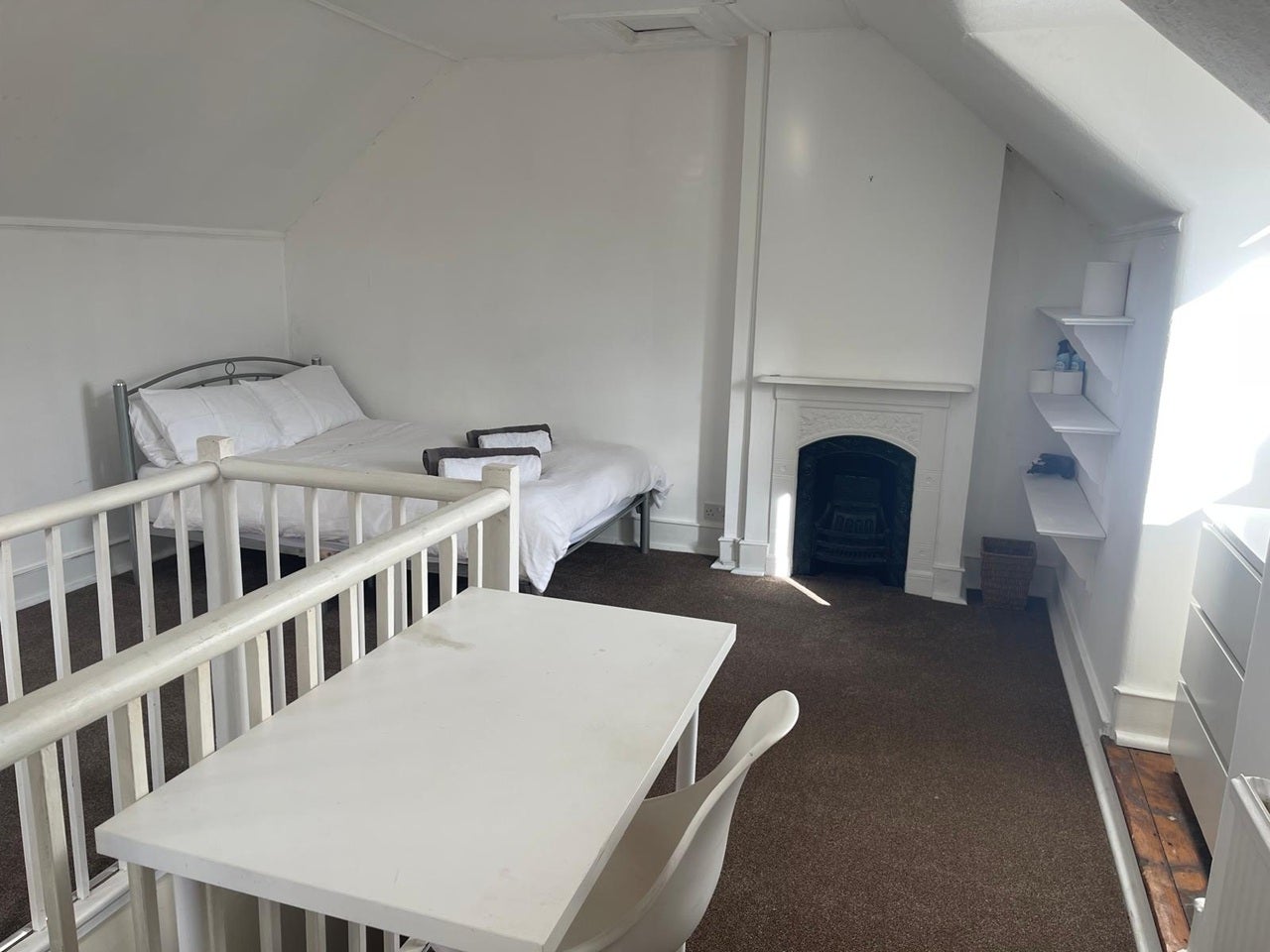 Room Brougham Road in Greater London
