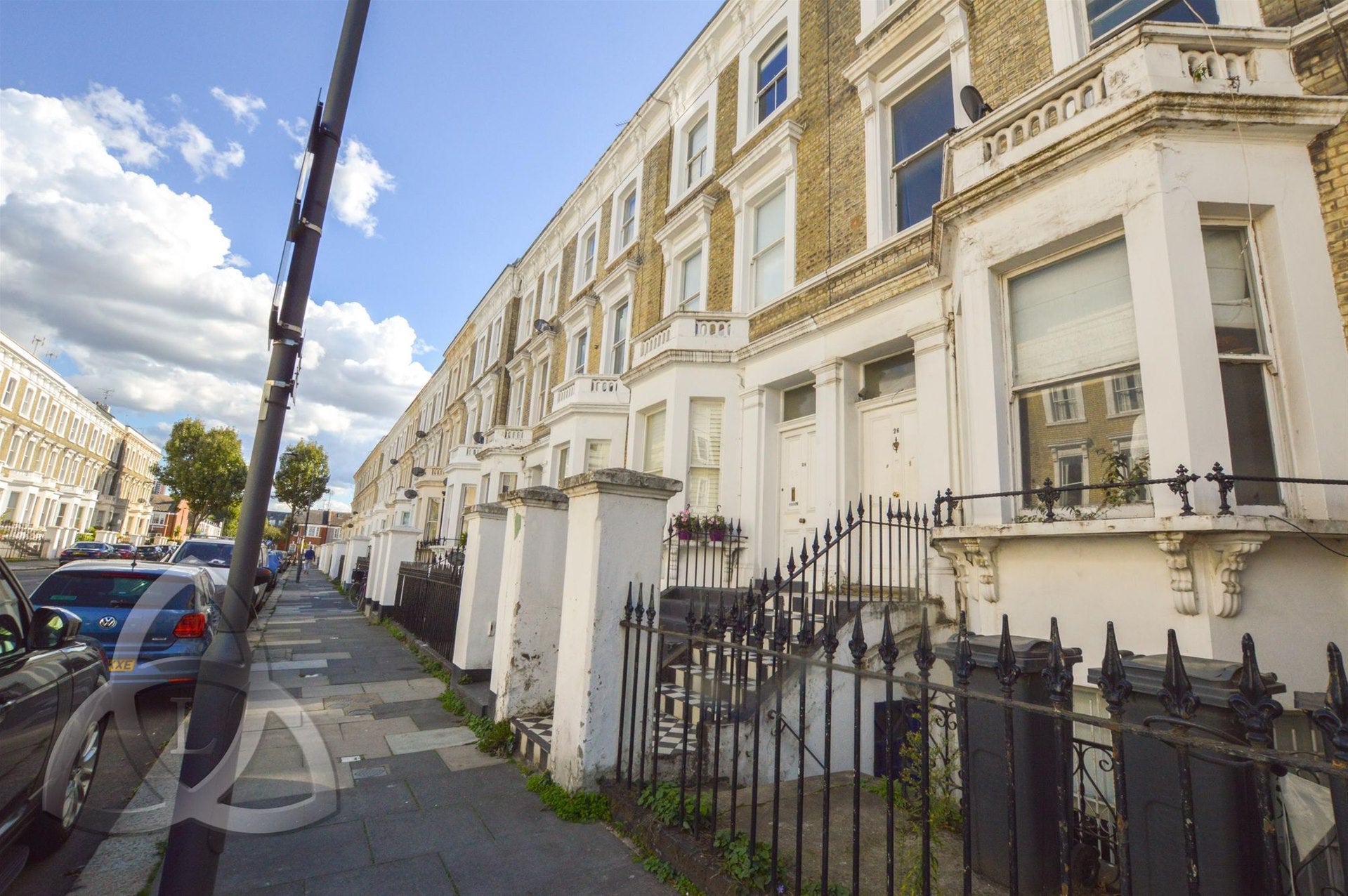 Flat Ongar Road in Greater London