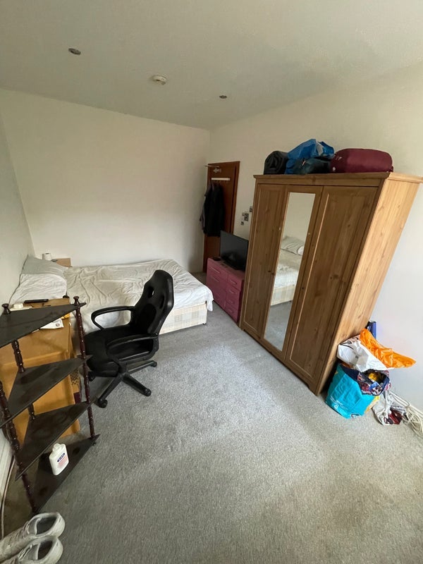 Room Falmouth Road in Newcastle upon Tyne