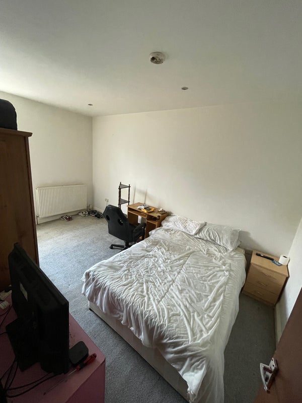 Room Falmouth Road in Newcastle upon Tyne