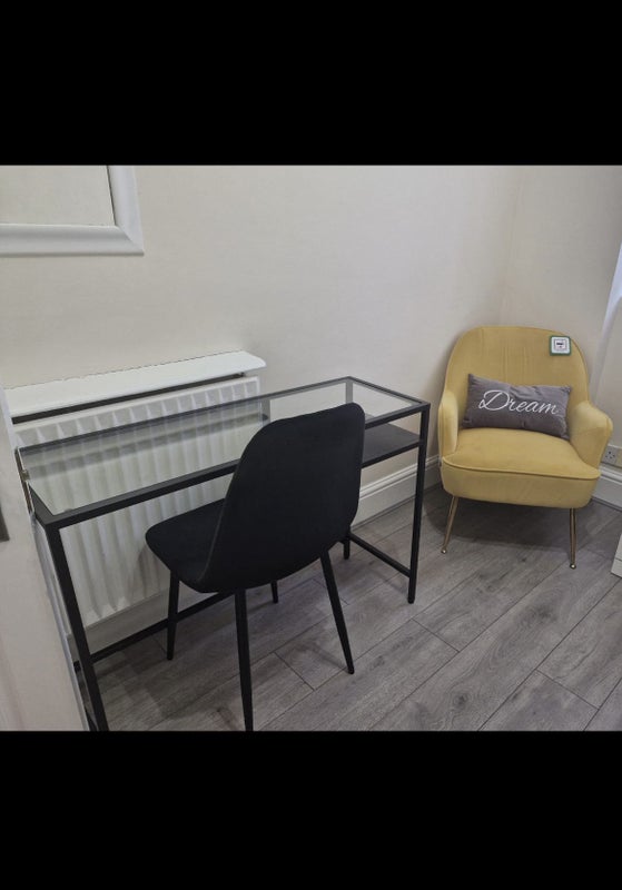 Room Acacia Road in City of Westminster