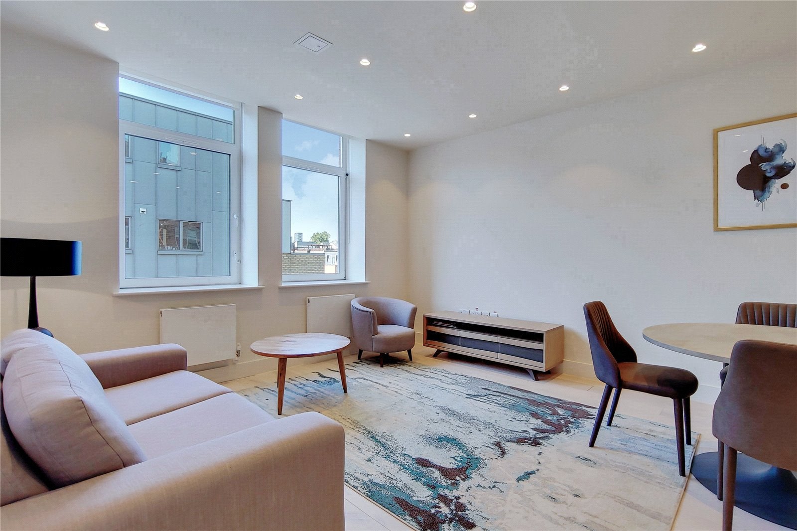 Flat Kingsland Road in Greater London