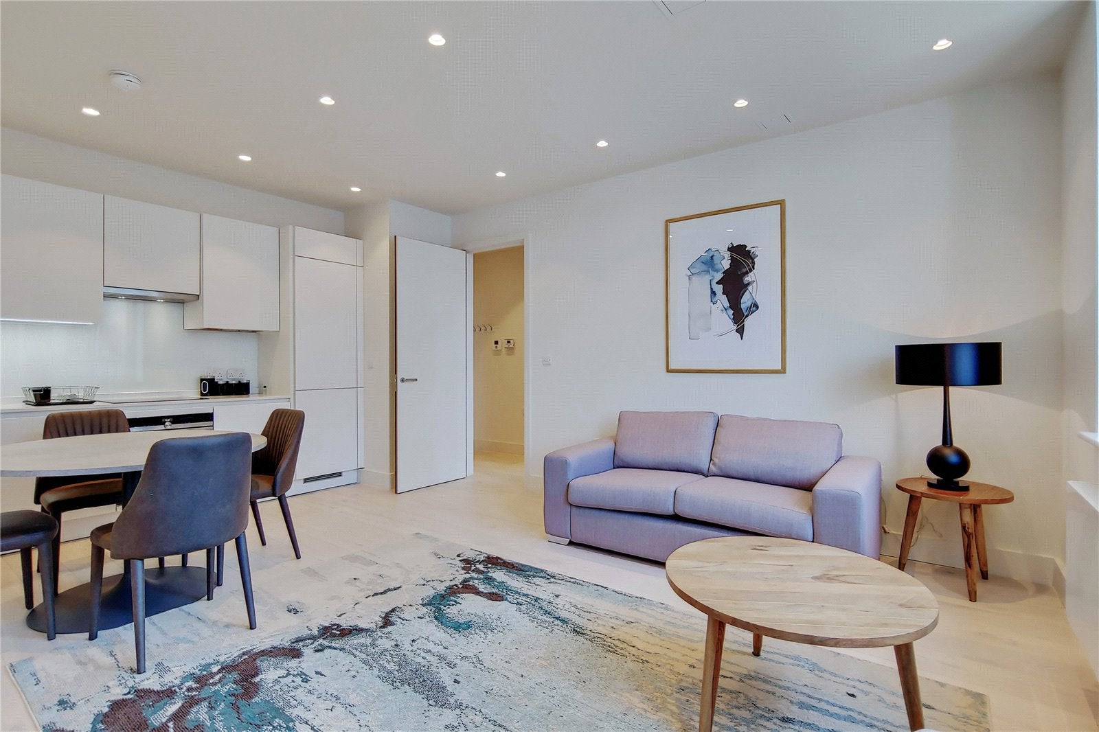 Flat Kingsland Road in Greater London