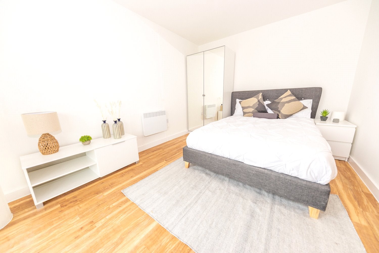 Flat Alphonsus Street in Manchester