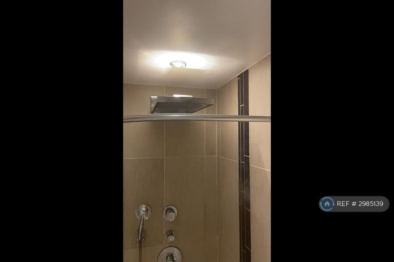 Room Galsworthy Road in Greater London