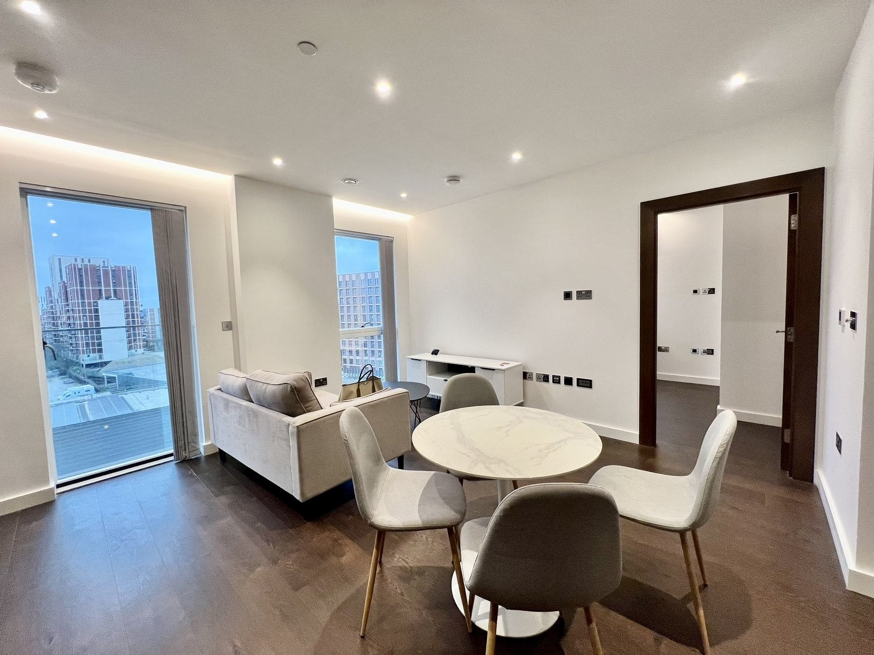 Flat Lanchester Way in Greater London