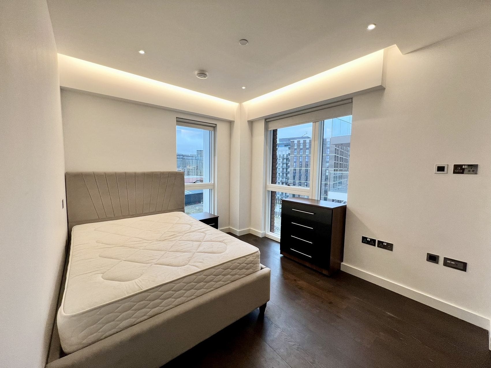 Flat Lanchester Way in Greater London