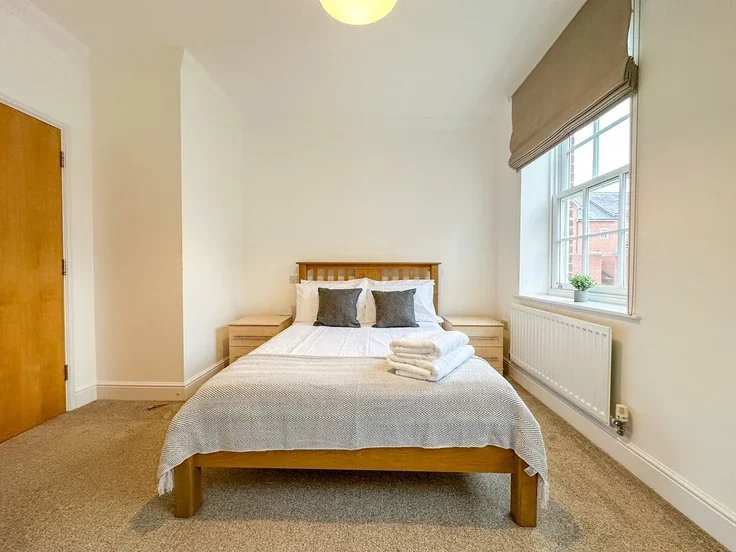 Flat Holm Oak Close in Canterbury