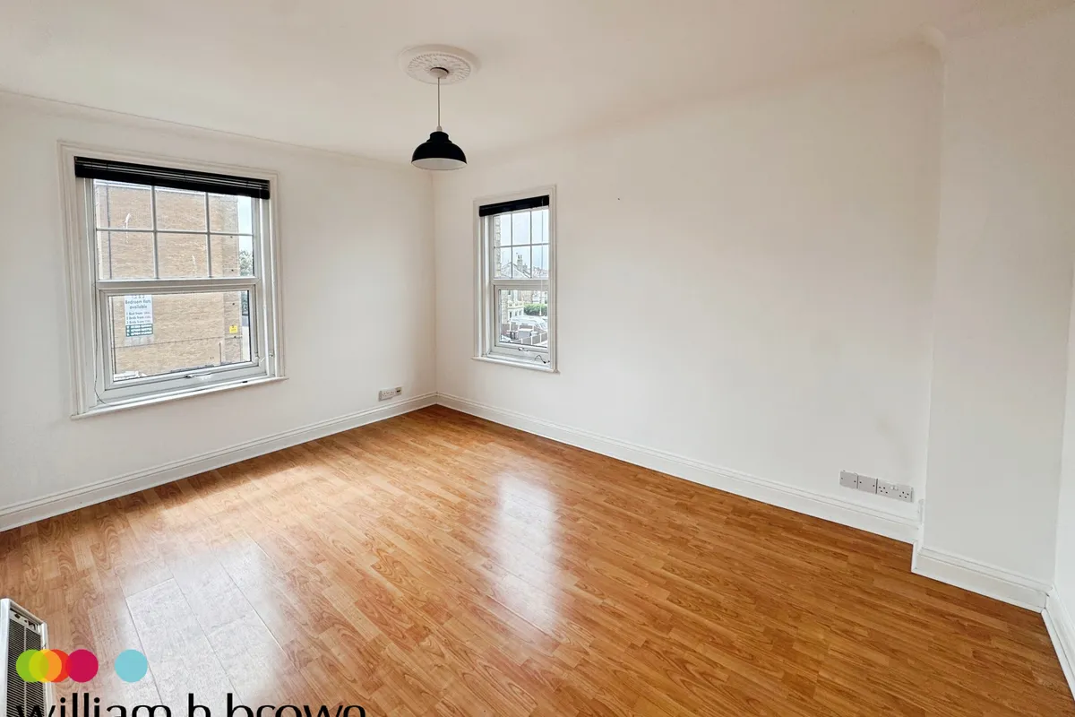 Flat Carnarvon Road in Clacton-on-Sea