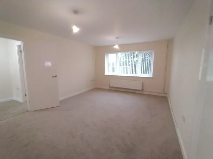 Flat Bramcote Lane in Nottingham