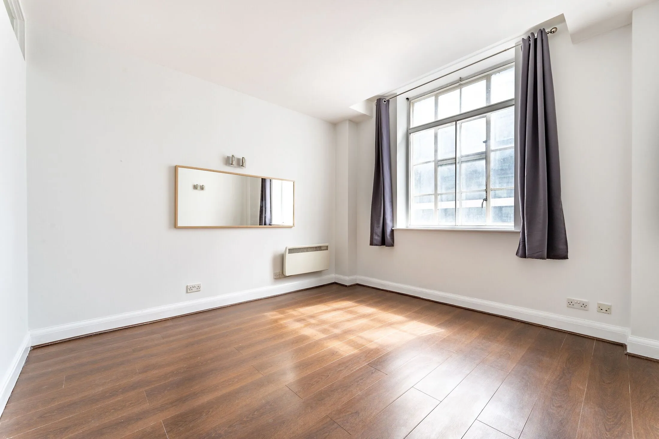Flat York Road in Greater London