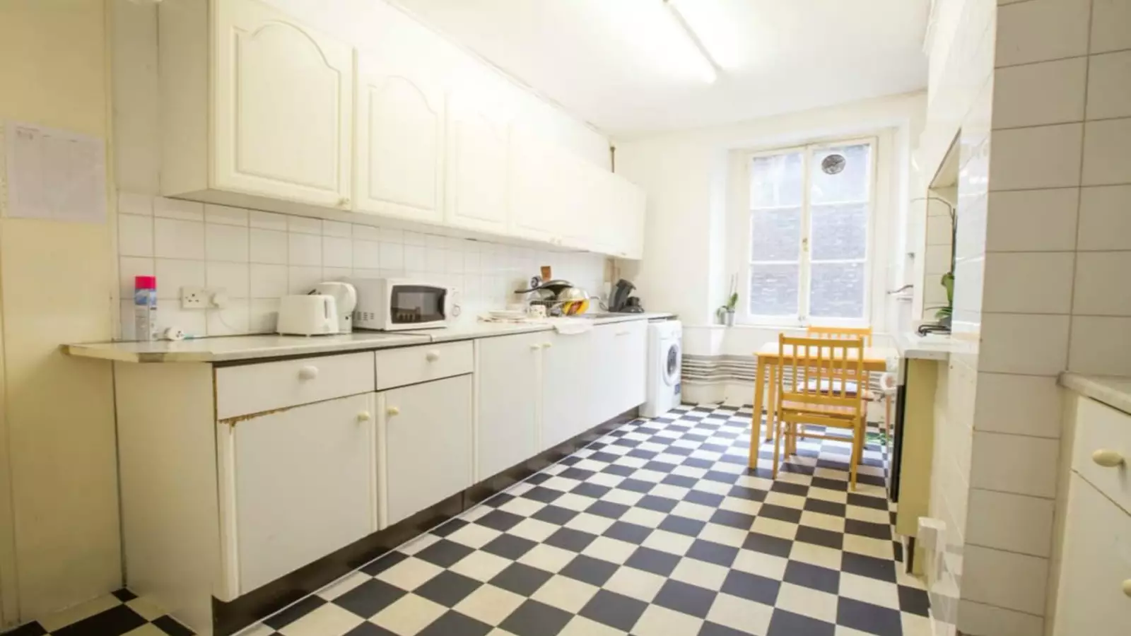 Flat Lucerne Mews in Greater London