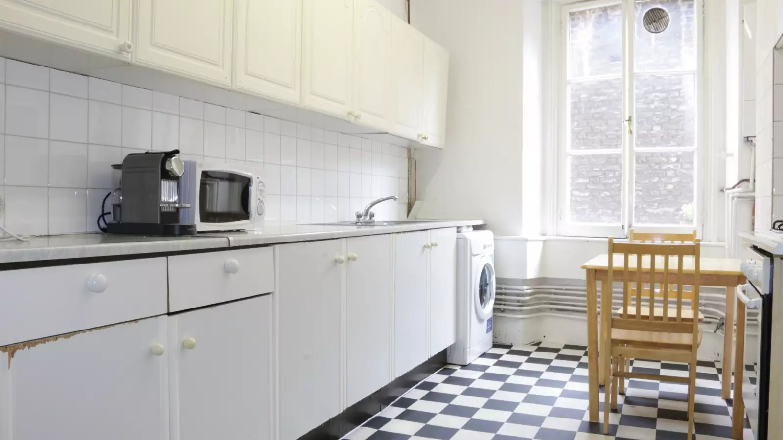 Flat Lucerne Mews in Greater London