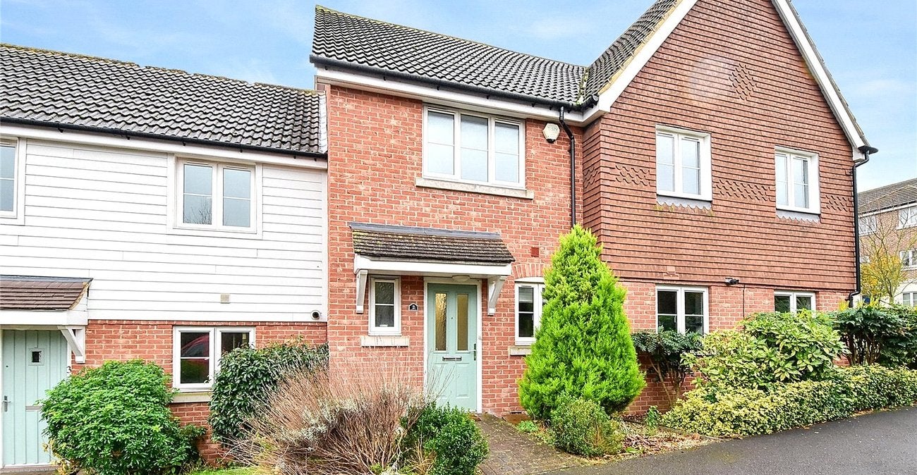 House Vaughan Close in Dartford
