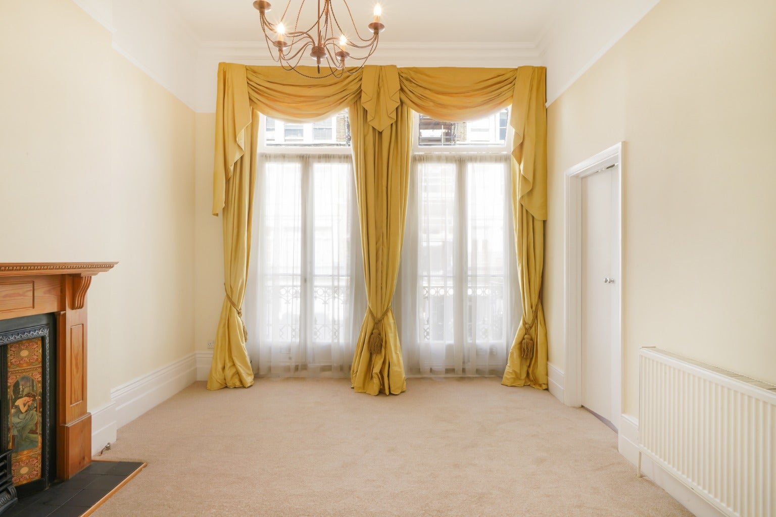 Flat Castletown Road in Greater London