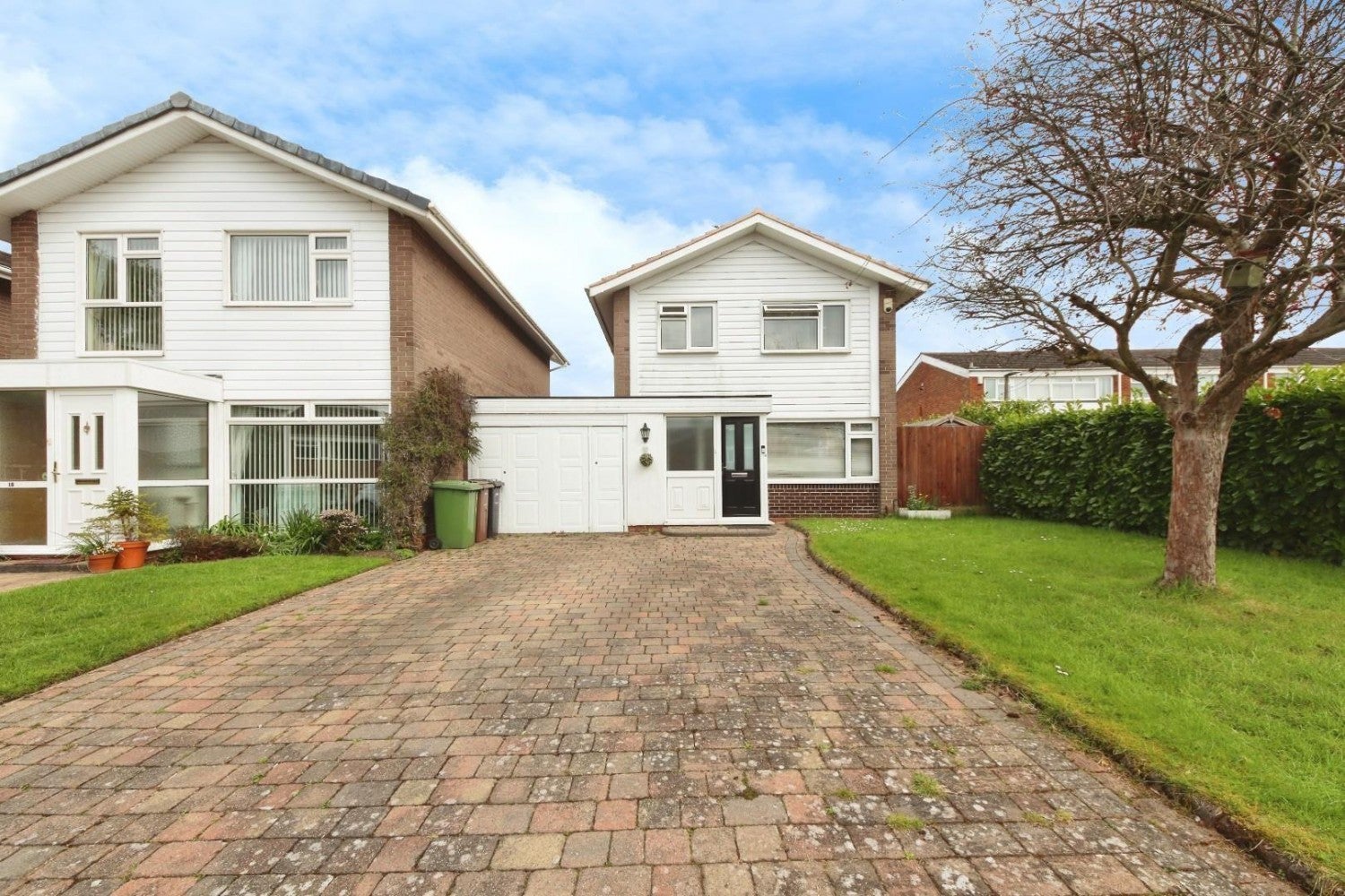 House Eastfield Drive in Metropolitan Borough of Solihull