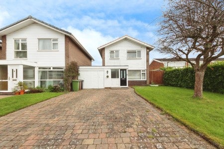 House Eastfield Drive in Metropolitan Borough of Solihull