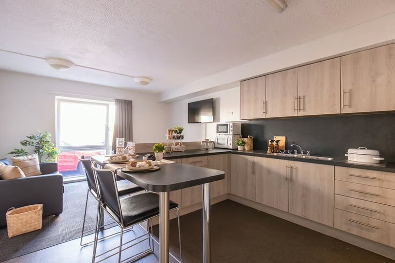 Room Charlotte Court in Sheffield