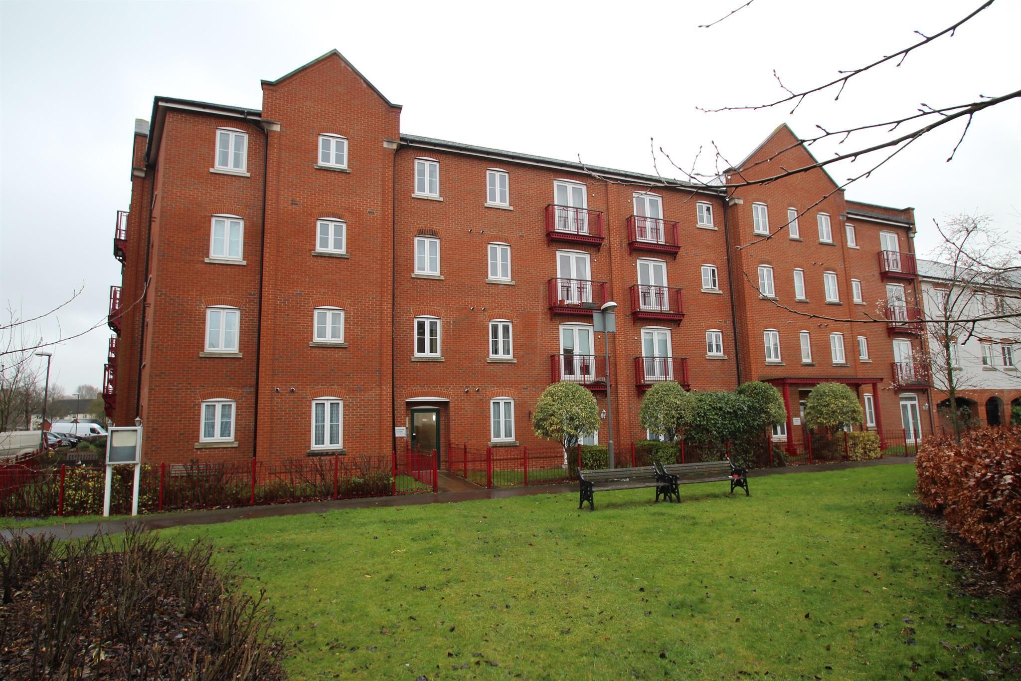 Flat Coxhill Way in Aylesbury