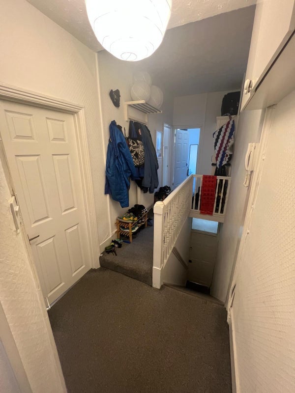 Room Hermitage Road in Greater London