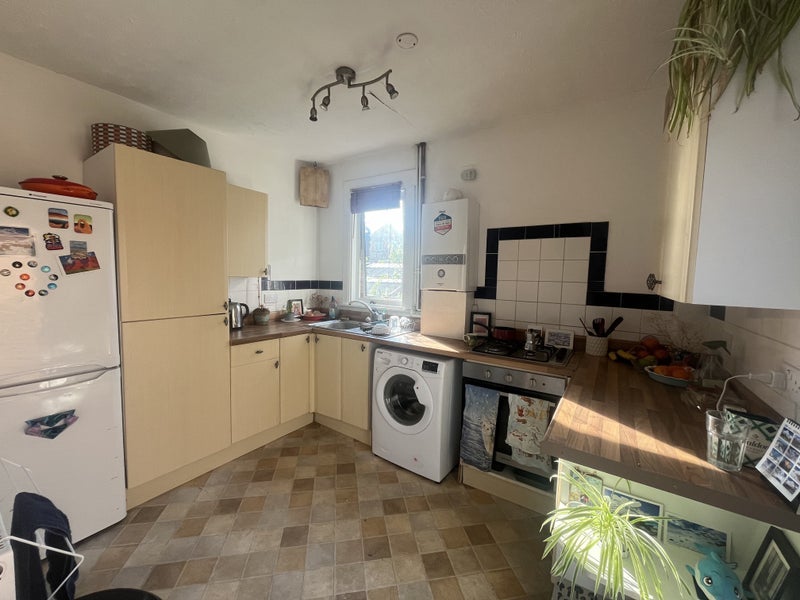 Room Hermitage Road in Greater London