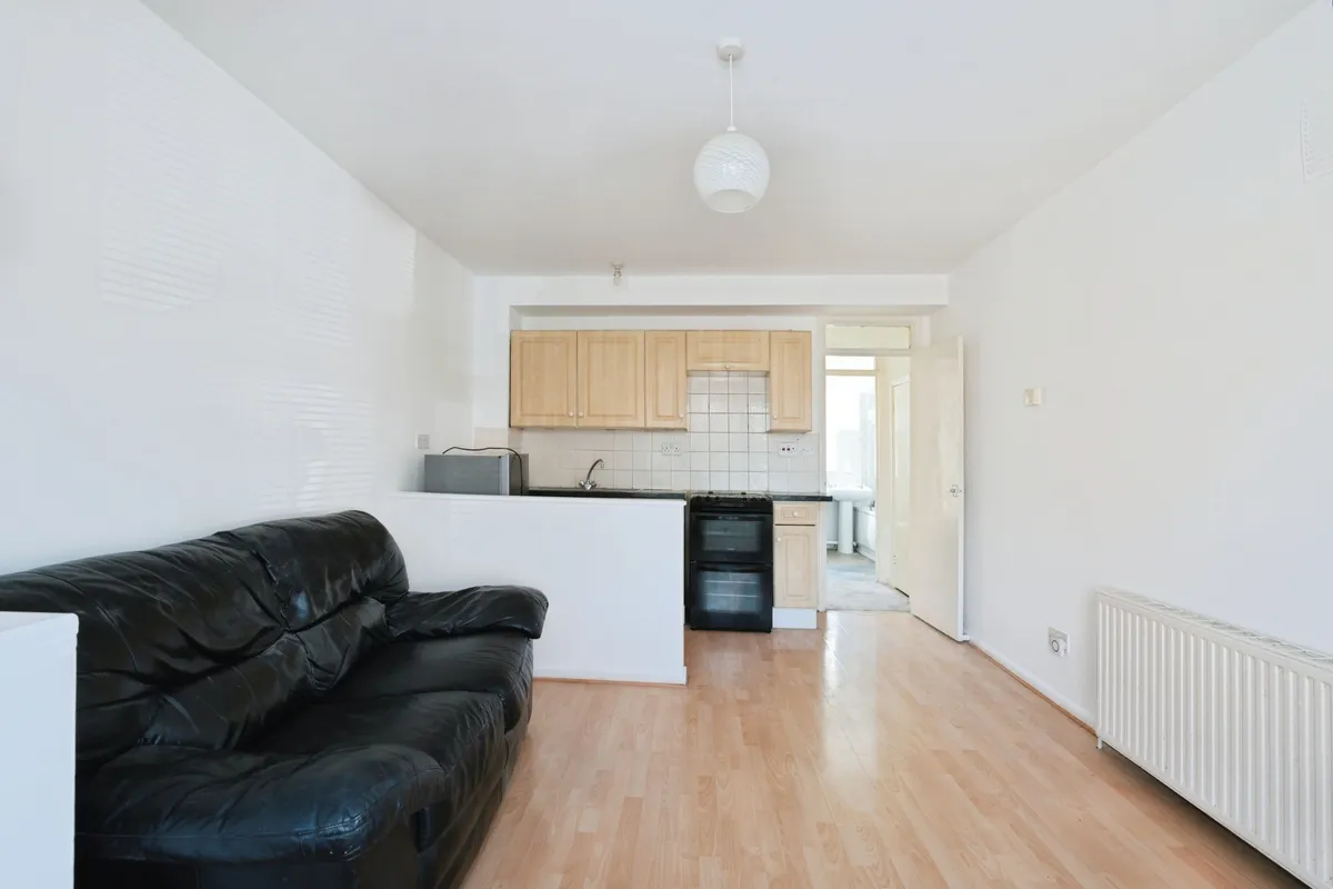 Flat Kensington Avenue in Watford