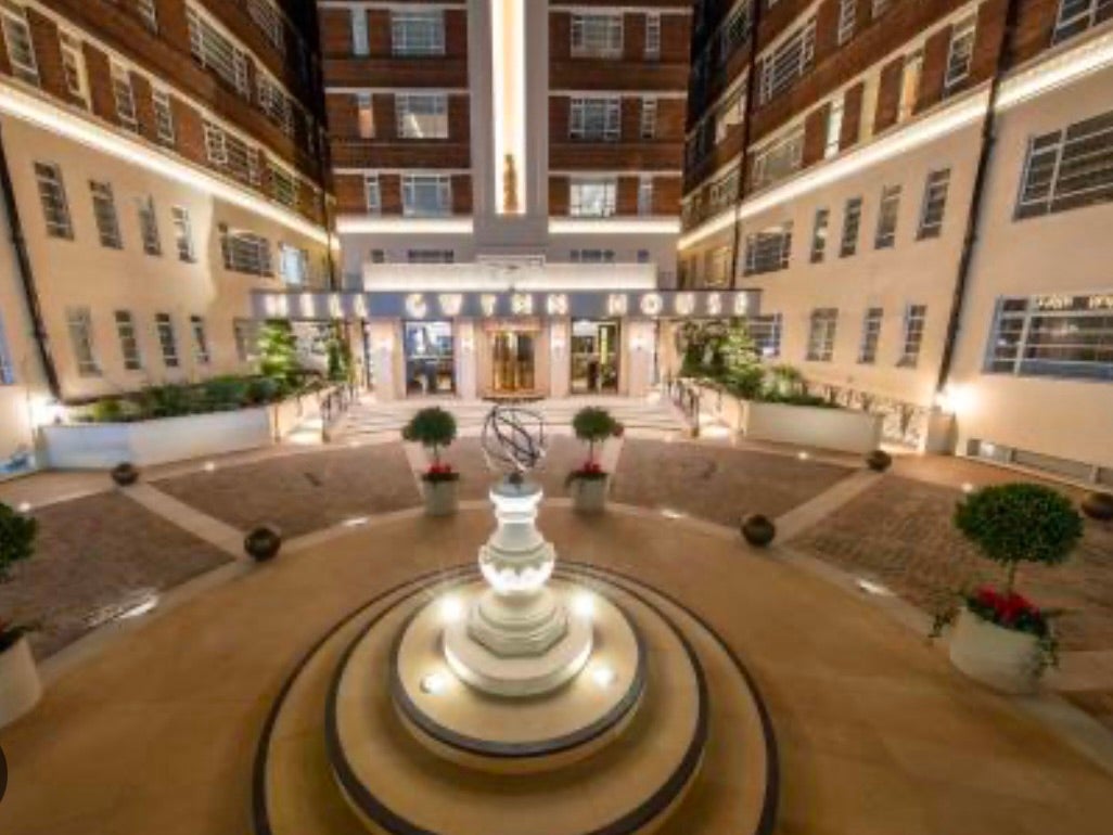 Flat Sloane Avenue in Greater London