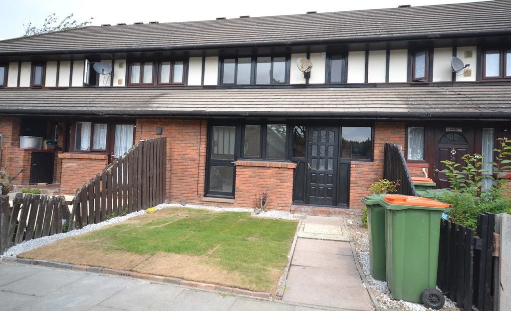 House Royal Albert Way in Greater London