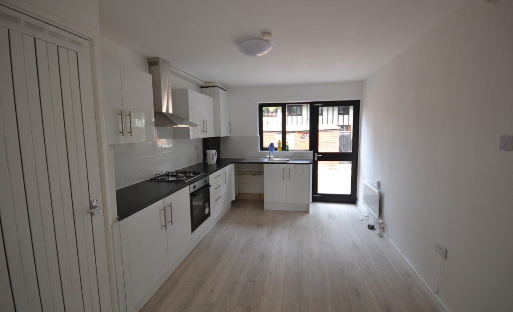 House Royal Albert Way in Greater London