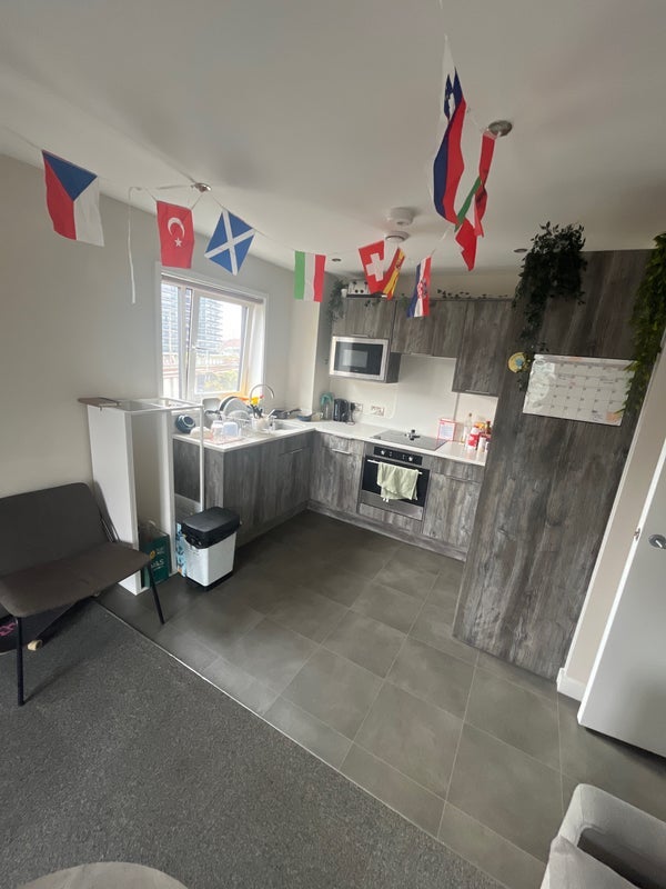 Room Waterways Avenue in Trafford