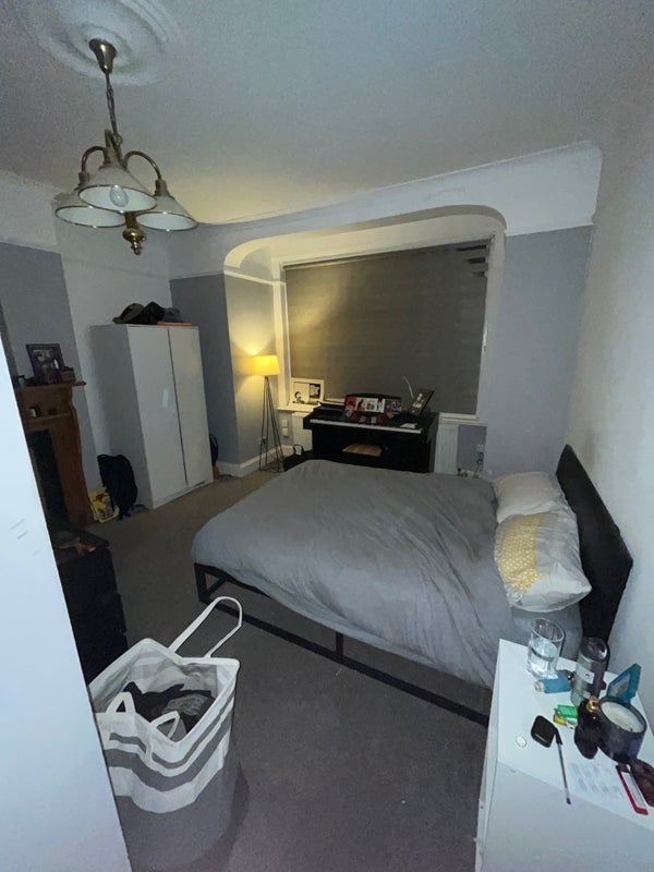 Room Lucien Road in Greater London
