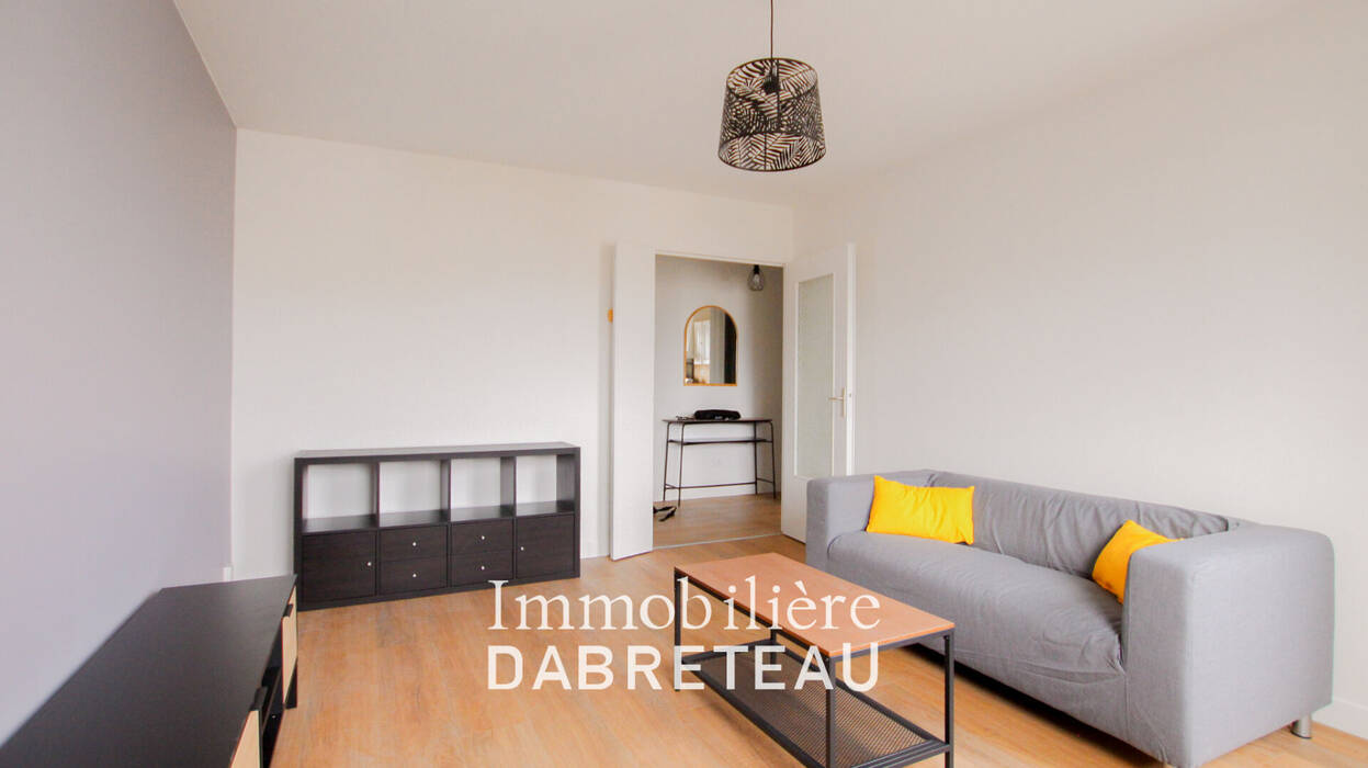 Flat Rue Maryse Bastié in Lyon