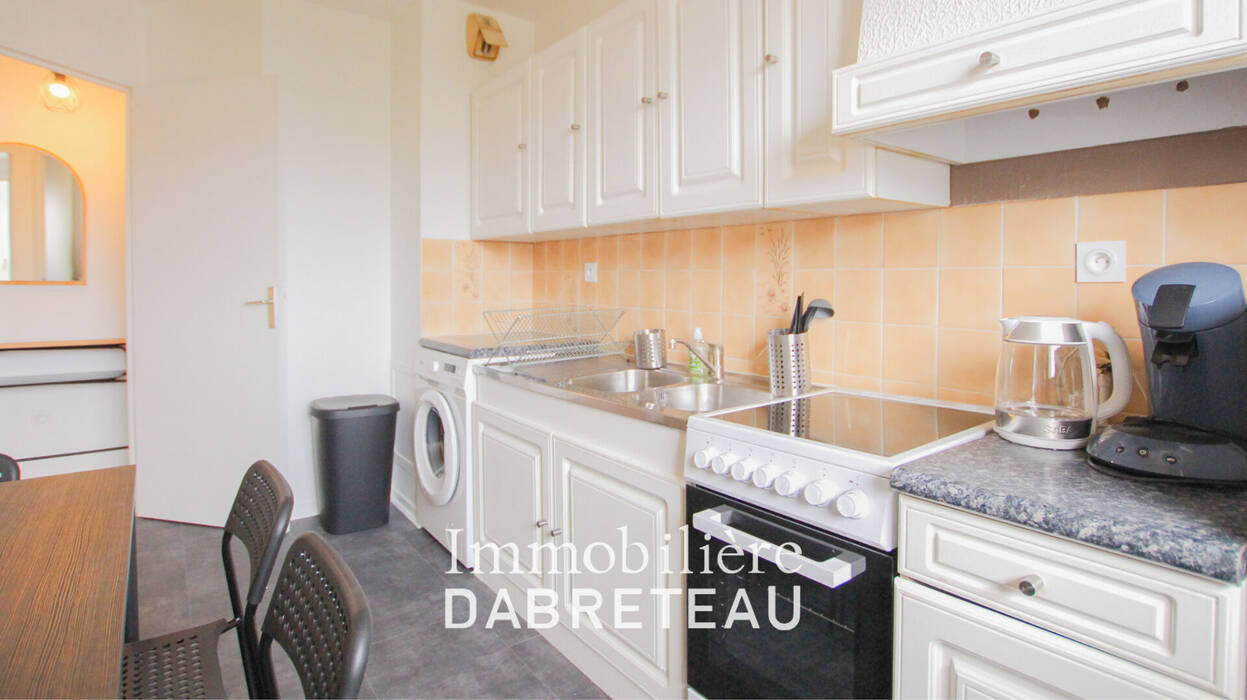 Flat Rue Maryse Bastié in Lyon