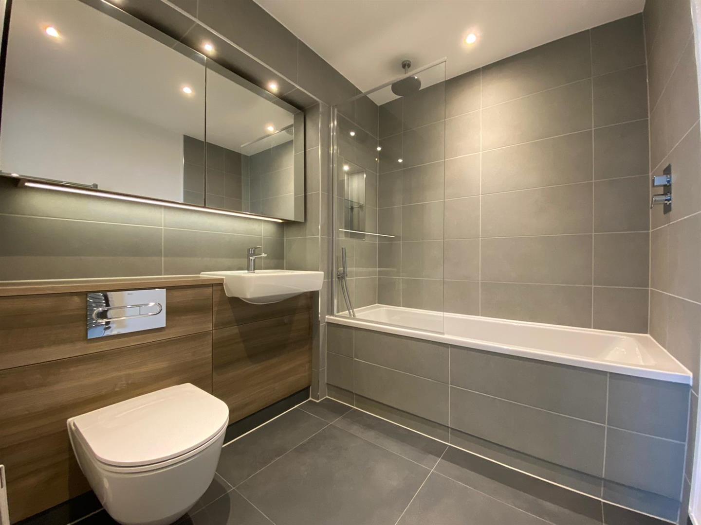 Flat Garnet Place in Greater London