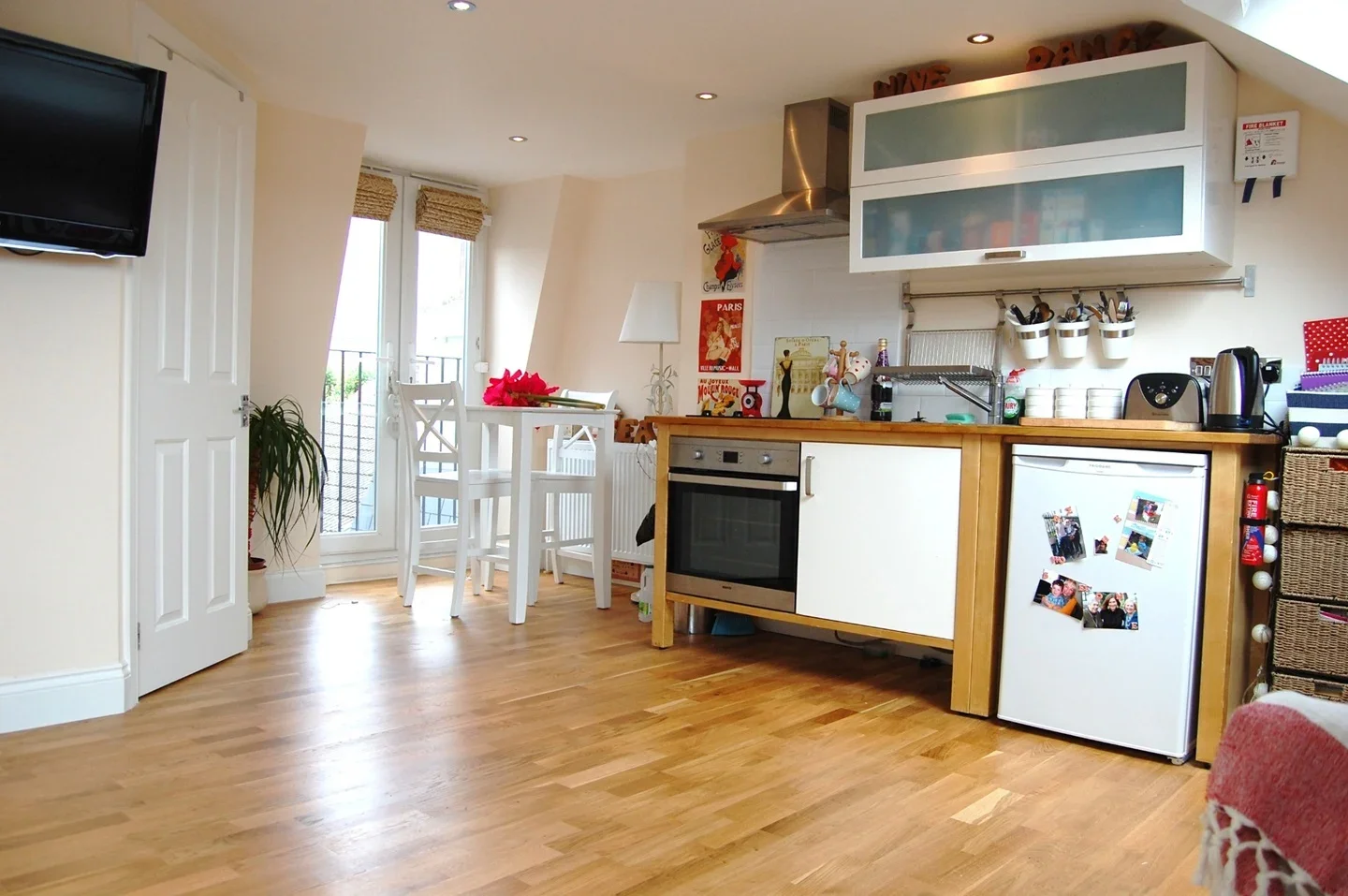Flat Swaby Road in Greater London
